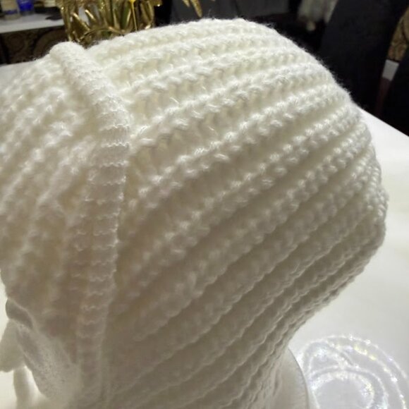 White Knitted Winter Bonnet Hat with Ties – Soft & Cozy - Picture 5 of 6